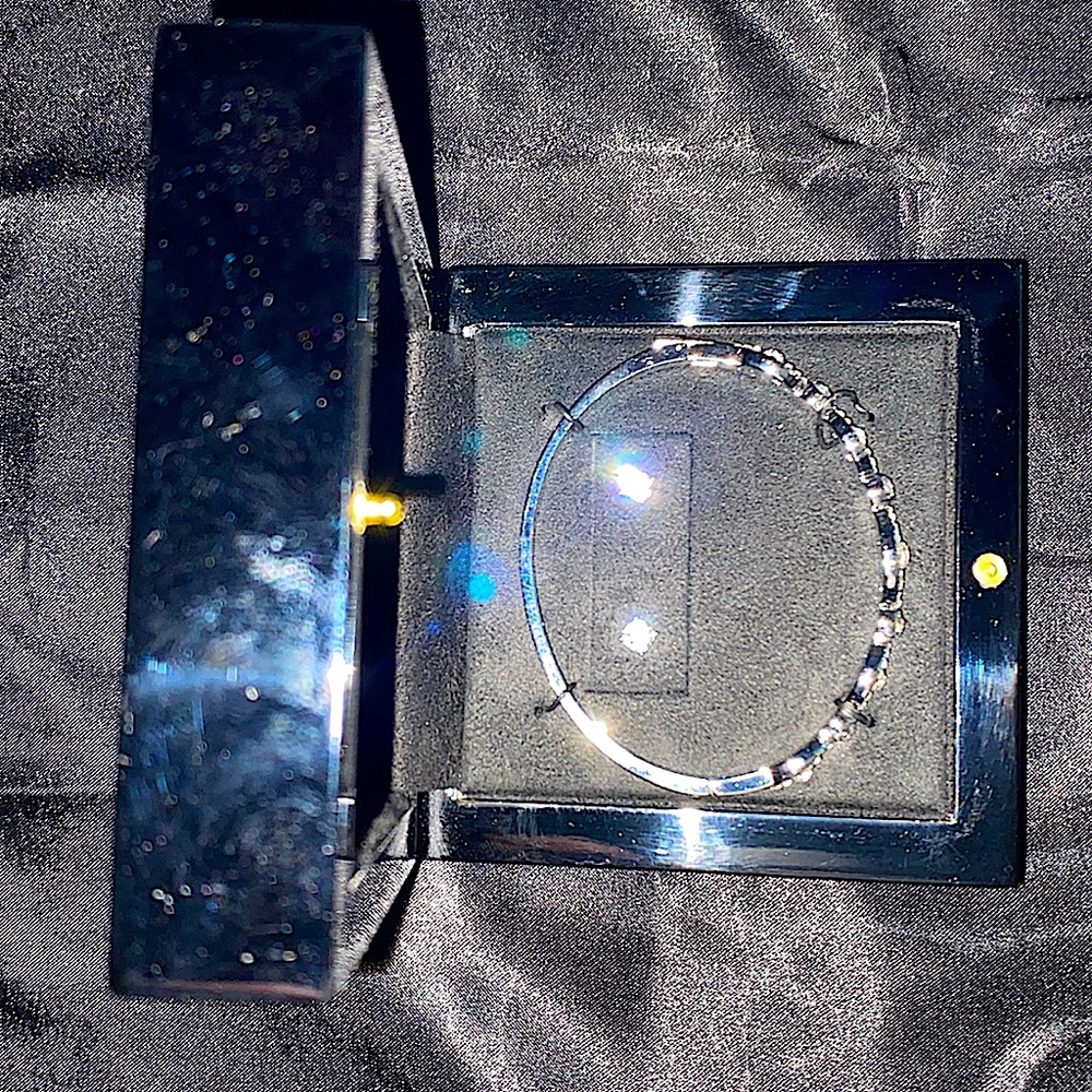 ✨Givenchy- ‘Evil Eye’ Oval cut Bangle Bracelet & Crystal Stud Earrings Set ✨NWT✨ - Picture 8 of 14